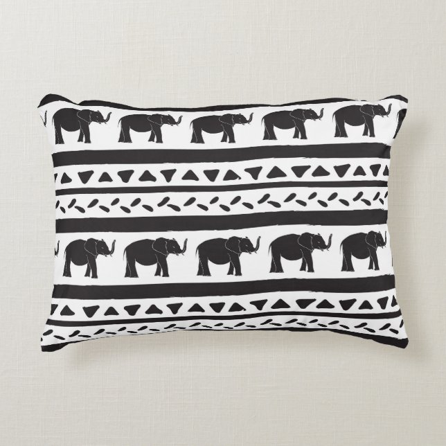 Elefanter, linjer, trianglar, dekorativa sömlösa. prydnadskudde (Framsidan)