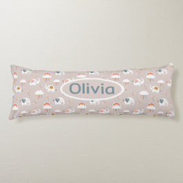 Elefanter, moln och regnbågar med Namn Kroppskudde