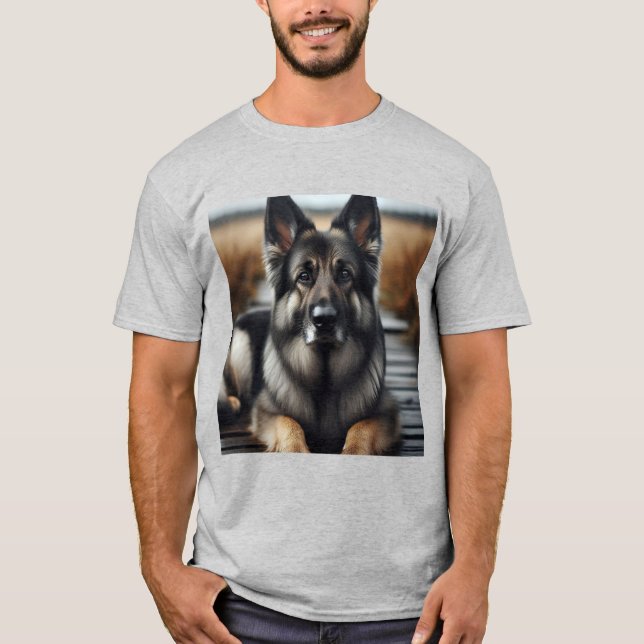 Elegancia Canina: Pastor Alemán Gris T Shirt (Framsida)