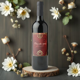 Elegans i rött lyster med ett ornat hjärta. vinflaska etikett