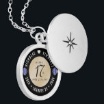 Elegant 17:e Snäckorna Bröllop-årsdagen Berlockhalsband<br><div class="desc">Minneshögtid 18:e bröllop-årsdagen med denna elegant-lås! Elegantens svarta och vita serif- och sans serif-bokstäver med stiliserade seashceller på en strand med vit bakgrund tillför en minnesvärd beröring för detta särskilda tillfälle och denna milstolpe. Anpassa med lycklig-parets namn och lägg till data för deras snäckor på årsdagen. Design © W.H. Sim,...</div>
