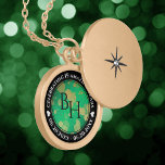 Elegant 19:e Jade Bröllop-årsdagen Firande Berlockhalsband<br><div class="desc">Högtidlighålla 19:e bröllop-årsdagen med detta minnesskåp! Elegantens svarta och vita bokstäver med guld-dammad hexagonala konfetti på en spräcklig grönt ger en minnesvärd beröring för detta speciella tillfälle och denna milstolpe. Anpassa med parets initialer,  ett speciellt budskap och data för deras jadjubileum.

Design © W.H. Sim. Se mer på zazzle.com/expressionsoccasions</div>