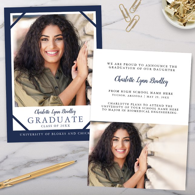 Elegant 2 Foto Navyblå Examenstecken Inbjudningar (Modern elegant navy blue graduation announcement with 2 photos and trendy modern minimalist card)