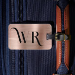 Elegant 2 Monogram Inledande Rosa ros Guld Metall Bagagebricka<br><div class="desc">Girly Snyggt Modern Elegant Ro Guld Metall 2 ornament Monogram Personlig Personlig för Märkre av för första Anpassningsbarna Luggage Bag . Denna utformning med två (2) dekorativa, inledande typsnitt i monogram och omvänd adress-info på faux Ro Guld Brushed metall (Rosa ros guld metallfolie look) i. Dessa är lätta att anpassa....</div>