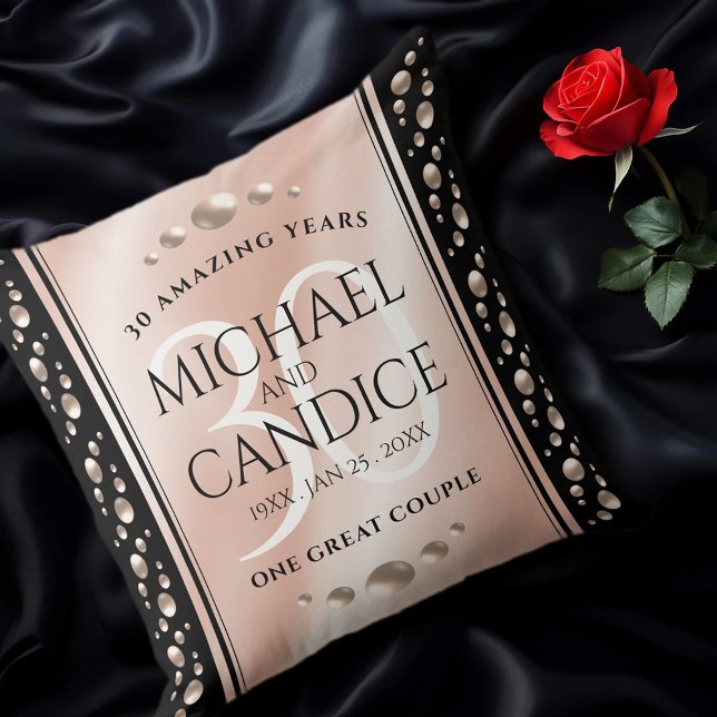 Elegant 30:e årsdagen för Pearl Bröllop Firande Kudde (EO 30th Wedding Anniversary Throw Pillow on Black Silk Cover Photo)