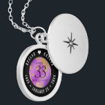 Elegant 33:e Amethyst Bröllop-årsdagen Berlockhalsband<br><div class="desc">Fira 33:e bröllop-årsdagen med den här eleganten-låset! Elegantens svarta och vita bokstäver med guld-dammad hexagonala konfetti på ametystbakgrunden lägger till en minnesvärd beröring för detta speciella tillfälle och extraordinära milstolpe. Anpassa med lycklig parets namn och lägg till data för deras ametystårsdag. Design © W.H. Sim, Med reserverade Höger. Se mer...</div>
