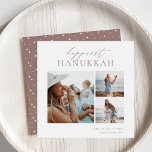 Elegant 3 Photo Collage Happiest Hanukkah Julkort<br><div class="desc">glädje med dessa moderna Hanukkah-helgdagskort med 3 av dina favoritfoton (ett lodrät och två små vågrät- eller landskapsinriktade). "Happiest Hanukkah" visas överst i handskriven kalligrafi och klassisk serif-skrift. Anpassa med din familj namn och året i nedre högerna.</div>
