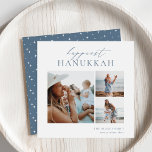 Elegant 3 Photo Collage Happiest Hanukkah Julkort<br><div class="desc">glädje med dessa moderna Hanukkah-helgdagskort med 3 av dina favoritfoton (ett lodrät och två små vågrät- eller landskapsinriktade). "Happiest Hanukkah" visas överst i handskriven kalligrafi och klassisk serif-skrift. Anpassa med din familj namn och året i nedre högerna.</div>