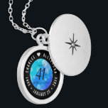 Elegant 41:a årsdagen av Blått Topaz-Bröllop Berlockhalsband<br><div class="desc">Minneshögtidlighålla 41:a bröllop-årsdagen med denna elegant-lås! Elegantens svarta och vita bokstäver med hexagonala konfetti på en kerulatblå bakgrund tillför ett minnesvärt tryck för detta speciella tillfälle och en extraordinär milstolpe. Anpassa med lycklig-parets namn och lägg till data för deras blåa toaz-årsdag. Design © W.H. Sim, Med reserverade Höger. Se mer...</div>