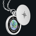 Elegant 43:e årsdagen för Opal Bröllop Firande Berlockhalsband<br><div class="desc">Fira 43:e bröllop-årsdagen med den här eleganten-låset! Elegantens svarta serif och sans serif-bokstäver med hexagonala konfetti på en iridescent opal bakgrund tillför ett minnesvärt tryck för detta speciella tillfälle och extraordinära milstolpe. Anpassa med lycklig-parets namn och data för deras valårsdag. Design © W.H. Sim, Med reserverade Höger. Se mer på...</div>
