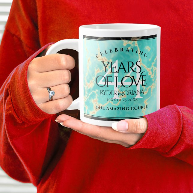 Elegant 44:e årsdagen för turkos Bröllop Jumbo Mugg (44th wedding anniversary jumbo mug held by woman sporting a wedding ring and red sweatshirt.)