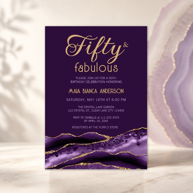 Elegant 50 och Fabulous 50:e födelsedag Lila Agate Inbjudningar (Purple and gold 50th birthday invitation with modern agate style)