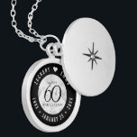 Elegant 60:e Diamond Bröllop-årsdagen Berlockhalsband<br><div class="desc">Högtidlighålla 60-årsdagen av bröllop i stil med detta minnesskåp! Elegantens svarta och vita bokstäver med stiliserad diamantkonfekt på vit bakgrund ger ett minnesvärt tryck för detta speciella tillfälle och en extraordinär milstolpe. Anpassa med lycklig parets namn och lägg till data för deras diamantårsdag. Design © W.H. Sim. Se mer på...</div>