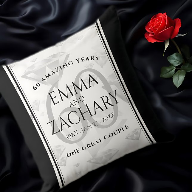 Elegant 60:e Diamond Bröllop-årsdagen Kudde (EO 60th Wedding Anniversary Throw Pillow on Black Satin Cover Photo.)