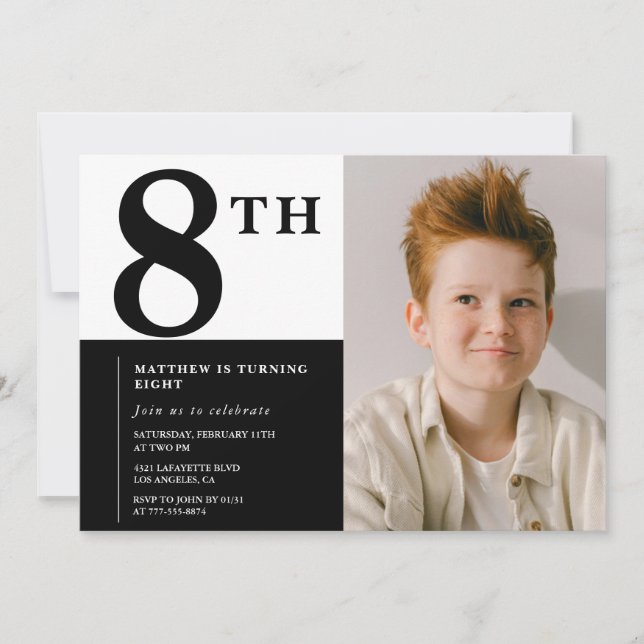 Elegant 8-års födelsedagsinbjudan Svart Chic Moder Inbjudningar (Framsida)