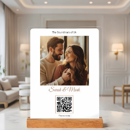 Elegant and personalized with photo and music