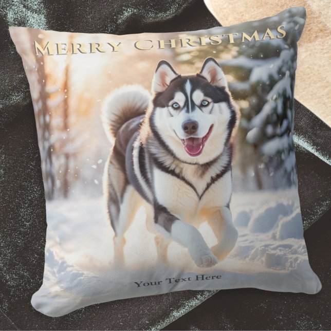 Elegant Anpassningsbar Husky Hund I Snö God jul Kudde (A personalized Christmas pillow, with picture on both sides of a husky in snow in a watercolor style)