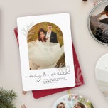 Elegant Arch | Äkta och gifta Modern Spruce Julkort<br><div class="desc">Moderna spruce-illustrationer som lägger till den här eleganten är ett skript som är utformat för Merry & Married Helgdag Card. Anpassa med ditt favoritfoto och din anpassningsbar från bröllop som nyligen lyfts hälsning,  samt ditt anpassningsbar-meddelande och/ eller nytt adress på baksidan.</div>