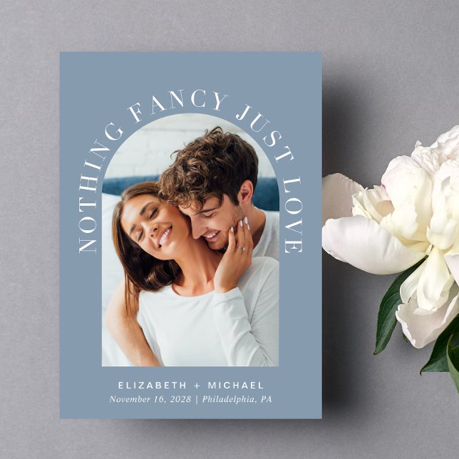 Elegant Arch Photo Dusty Blue Avslappnad Bröllop Inbjudningar (Celebrate your love story with an invitation showcasing your favorite photo in an elegant arch frame)
