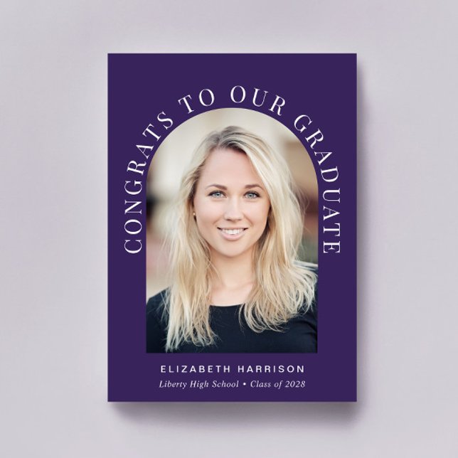 Elegant Arch Photo Lila Studenten Meddelande (Cherish the milestone: share your graduate's achievement with a custom photo graduation announcement)