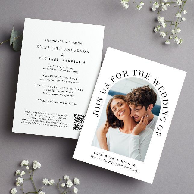 Elegant Arch Photo QR-kod Bröllop Inbjudningar (Celebrate your love story with an invitation showcasing your favorite photo in an elegant arch frame)