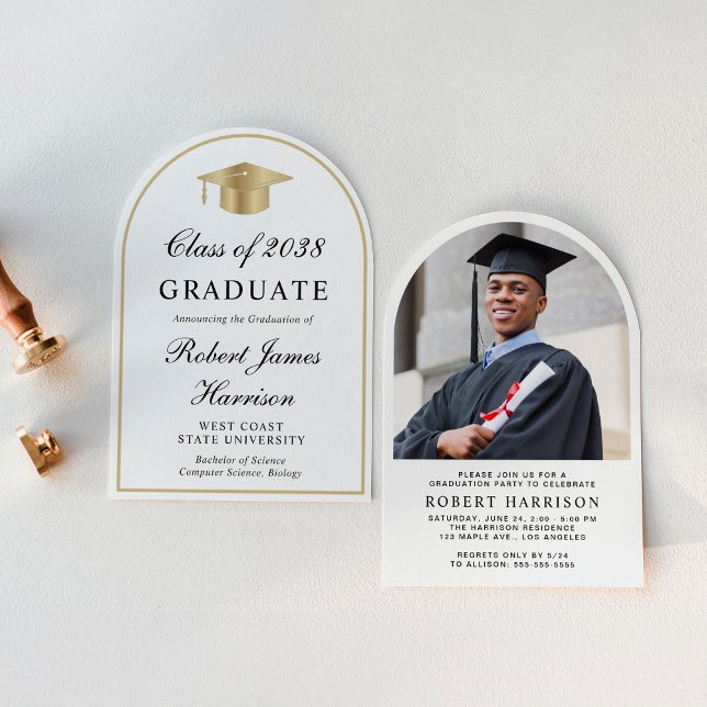 Elegant Arch Photo White Guld Studentfest Inbjudningar (An elegant arch-shaped college graduation party invitation to celebrate the graduate's achievements)