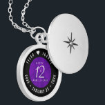 Elegant-årsdagen för Bröllop, Silke, Firande Berlockhalsband<br><div class="desc">Minneshögtid till 12:e bröllop-årsdagen med denna låda för eleganten! Elegantens vita serif och sans serif-bokstäver på en lyxig bakgrund i lila silke lägger till en minnesvärd beröring för detta speciella tillfälle och milstolpe. Anpassa med lycklig-parets namn och data för deras silke-årsdag. Design © W.H. Sim, Med reserverade Höger. Se mer...</div>