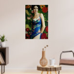 Elegant Art Deco Stil Kvinnor med stora blommor Poster<br><div class="desc">Känns finare? Känn ögon på det här mästerverket i Art Deco stil! Det kanske är över 20-talet,  men glamorn lever på i det här bedövande biet. Blommornas fina detaljer och färg lämnar dig att känna dig som en riktig Gatsby.</div>