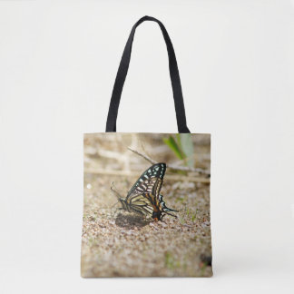 Elegant Asian Swallowtail Butterfly - Detailed Mac Tygkasse