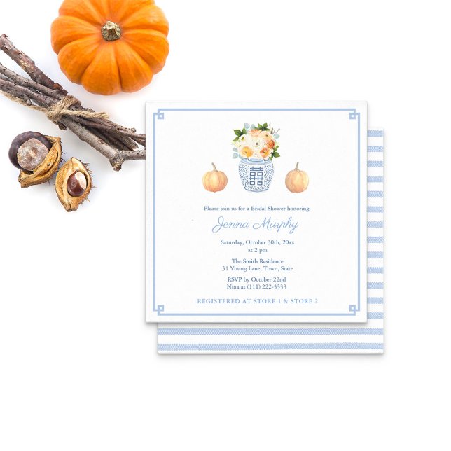 Elegant Autumn Blommigts Ginger Burk Möhippa Inbjudningar (Bridal Shower Fall Flowers In Ginger Jar With Orange Pumpkins & A Pale Blue & White Striped Reverse)