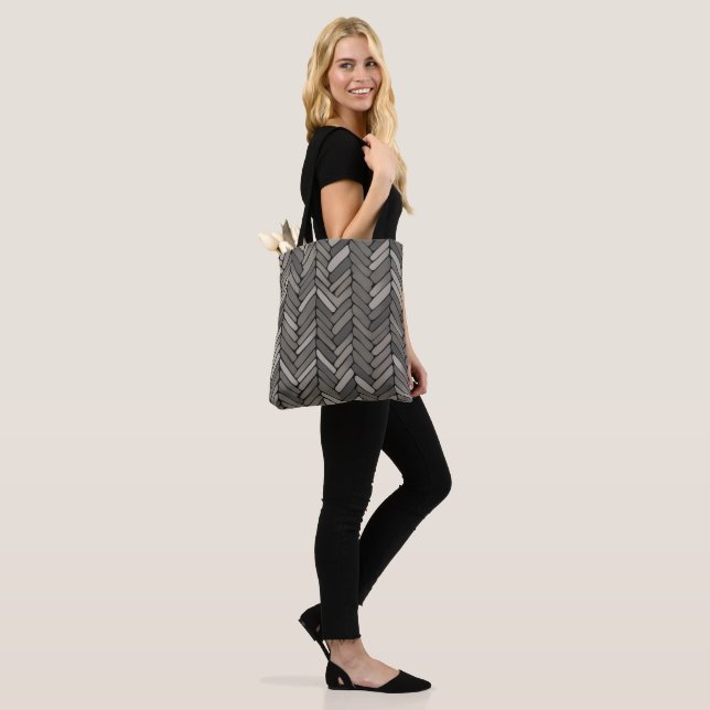 Elegant av kol och Grått Herringbone Geometric Tygkasse (På modell)