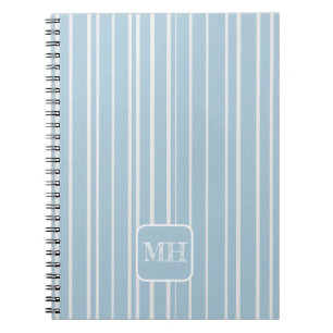 Elegant baby blue stripe monogrammad anteckningsbok