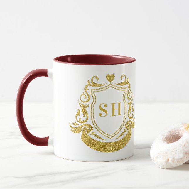 Elegant banderollskrön och guld initialmonogram mugg (Med munk)