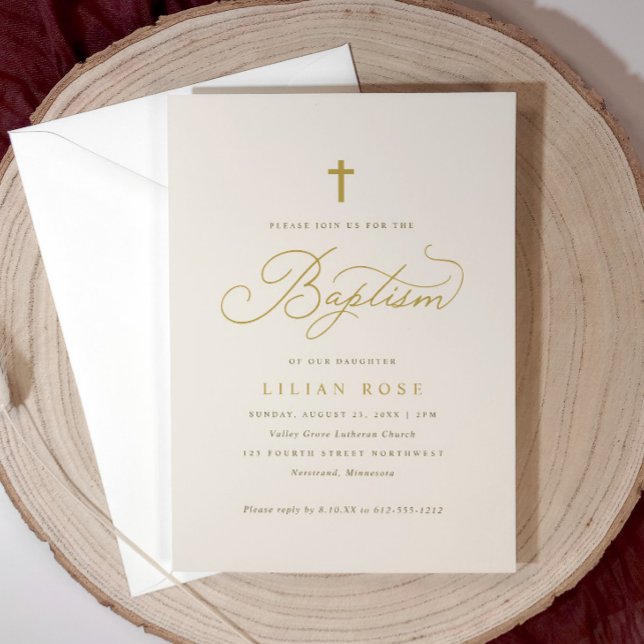 Elegant Baptism Beige Champagne Script Kor Inbjudningar (Light beige baptism invitation with gold cross and script—timeless and personalized.)