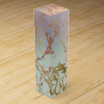 Elegant Beige Marble | Mint Sage Grönt Ro Guld Presentask För Vinflaska<br><div class="desc">En sofistikerad feminin utformning med en modern marmor av koppar och sage grönt av marmor av struktur i en gorgös, muterad kombre faux metallisk bronze, ro guld, och myntpalett av grönt med guld folie. Den här handmålade övertoningen lägger till perfekten färg. Från samlingen "Modern Watercolor Marbles" har den här designen...</div>