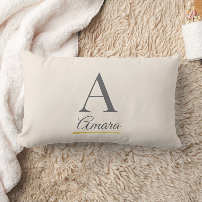Elegant Beige Monogram Lumbarkudde (Filt)