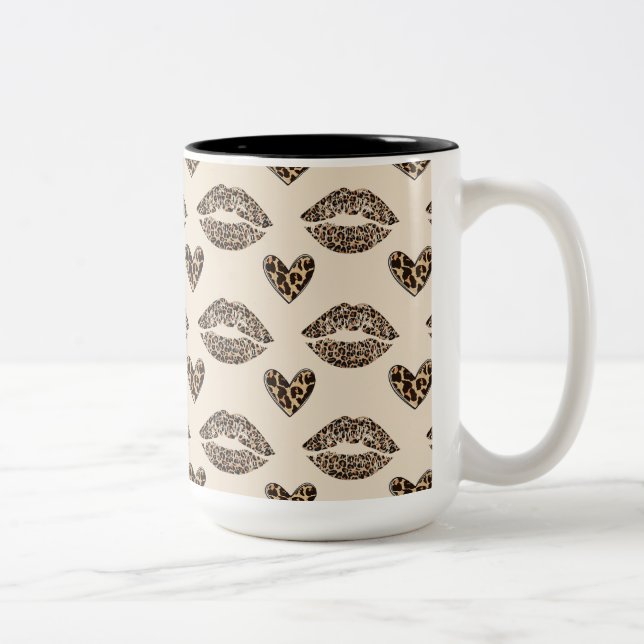 Elegant beige och svart cheetaprint Två-Tonad mugg (Höger)