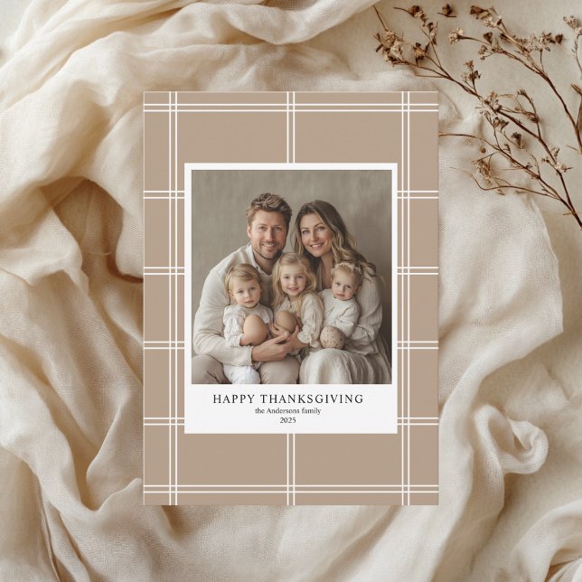 Elegant Beige Play Thanksgiving Family Photo Inbjudningar (Skapare uppladdad)