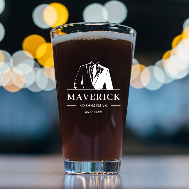 Elegant Best Man-Marskalkar ger modern Tuxedo-öl Glaskopp (Skapare uppladdad)