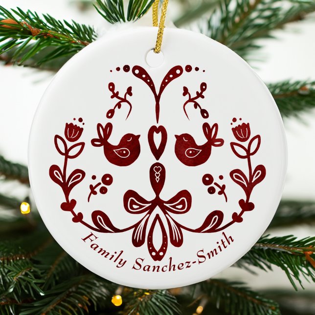 Elegant Bilingual Burgundy Birds-jul Julgransprydnad Keramik (Bilingual Christmas Ornament. personalized, customizable, Spanish feliz navidad multilingual project)