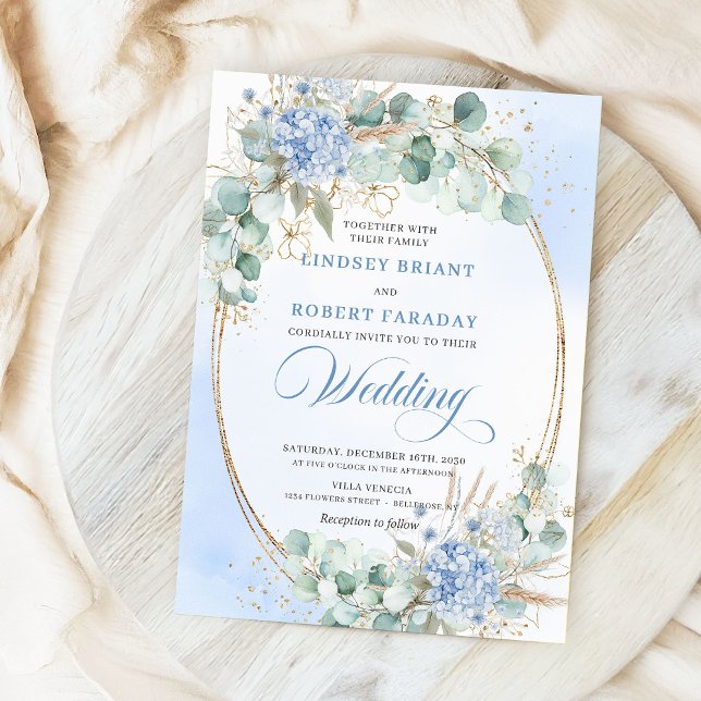 Elegant Blå Blommig Eukalyptus Guld Oval Bröllop  Inbjudningar (Chic Blue Floral Eucalyptus Gold Oval Wedding Invite)