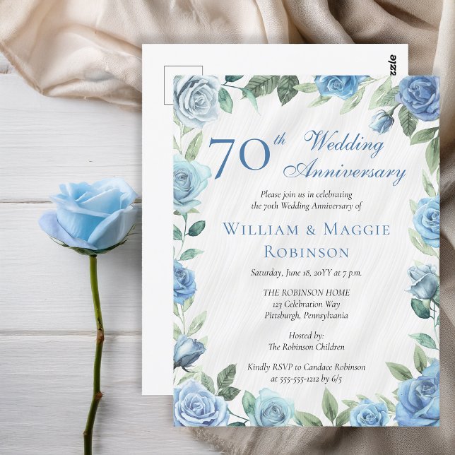Elegant blå blomstergestaltning 70-års bröllopsjub vykort (Elegant Blue Rose Floral 70th Wedding Anniversary Party Postcard Invitation)
