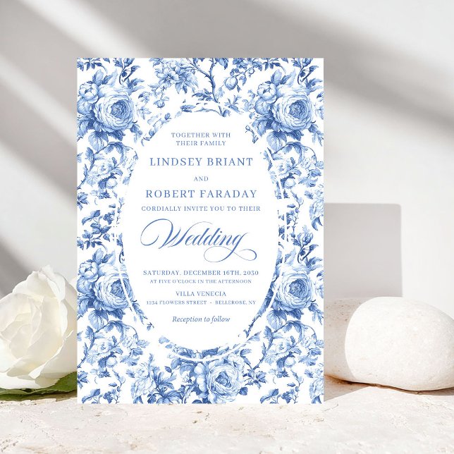 Elegant blå chinoiserie toile blomsterbröllopsinbj inbjudningar (Chic Blue Chinoiserie Toile Floral Wedding Invitation)