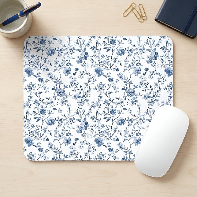 Elegant blå fransk toile blommönster musmatta (Elegant french blue toile - the perfect elegant touch for your office)