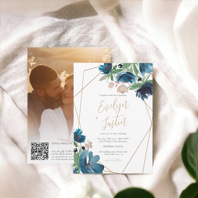 Elegant blå guld Blommigt Vattenfärg QR Bröllop Inbjudningar (Elegant dusty blue gold Floral Watercolor Wedding Invitation)