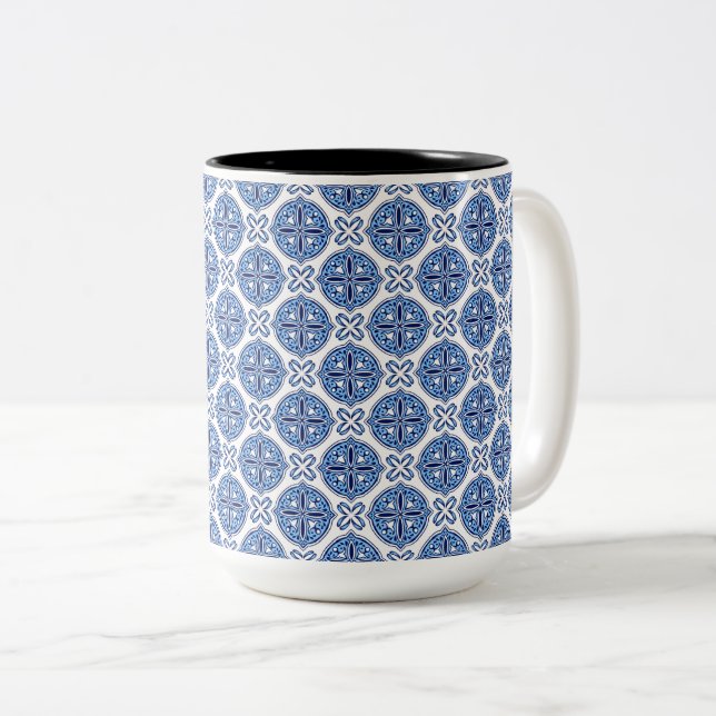 Elegant blå och vit marockansk mönster Två-Tonad mugg (Framsida höger)