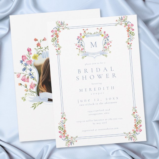 Elegant blå pastell vildblomma krön bröllopsdusch inbjudningar (Elegant Blue Pastel Wildflower Crest Bridal Shower Invitation)