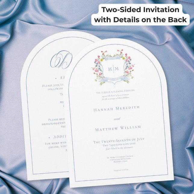 Elegant blå pastell vildblomma valv krönika bröllo inbjudningar (Elegant Blue Pastel Wildflower Crest Arch Wedding Two Sided Invitation)