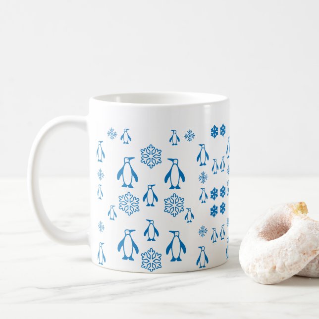 Elegant blå penguiner med Snöflingor Mönster Kaffemugg (Med munk)