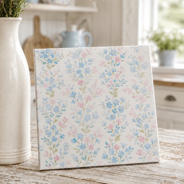 Elegant blå rosa blomkeramisk platta kakelplatta (elegant sweet girly grandmillennial floral decorative tile for kitchen backsplash or bathroom)